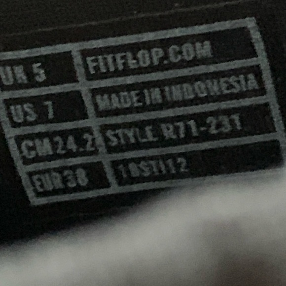 Fitflop woman’s black and white sneakers size 7 - Picture 8 of 10